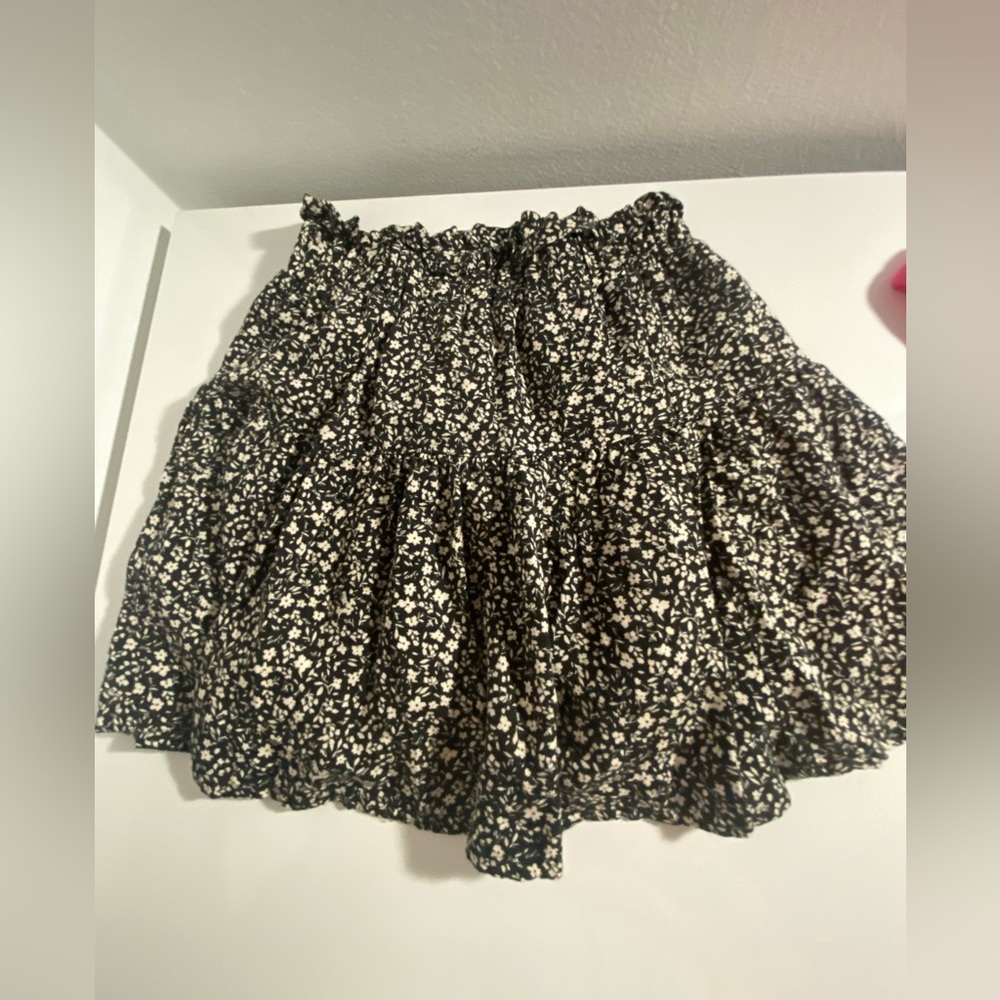 flower print skirt